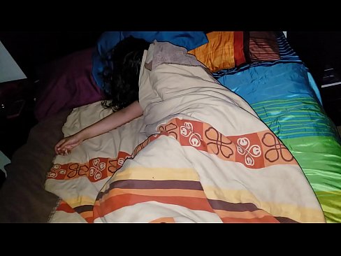 ❤️ Stepson berating sua jovem madrasta enquanto ela dorme. ❤️ Porno russo em nós pt-br.tuberxxx.ru ﹏